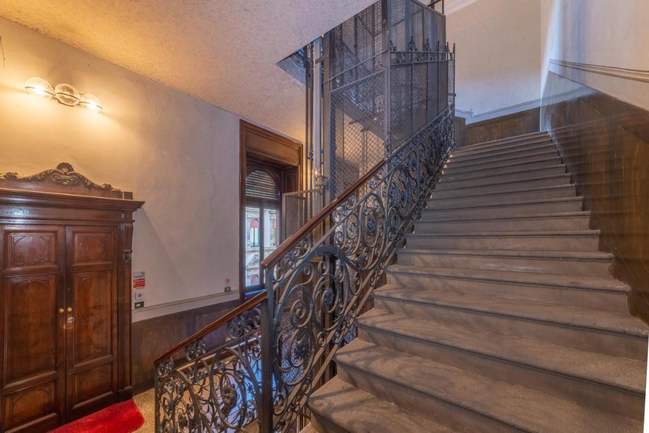 Brera - Sella Charme Apartment Castle View 밀라노 외부 사진